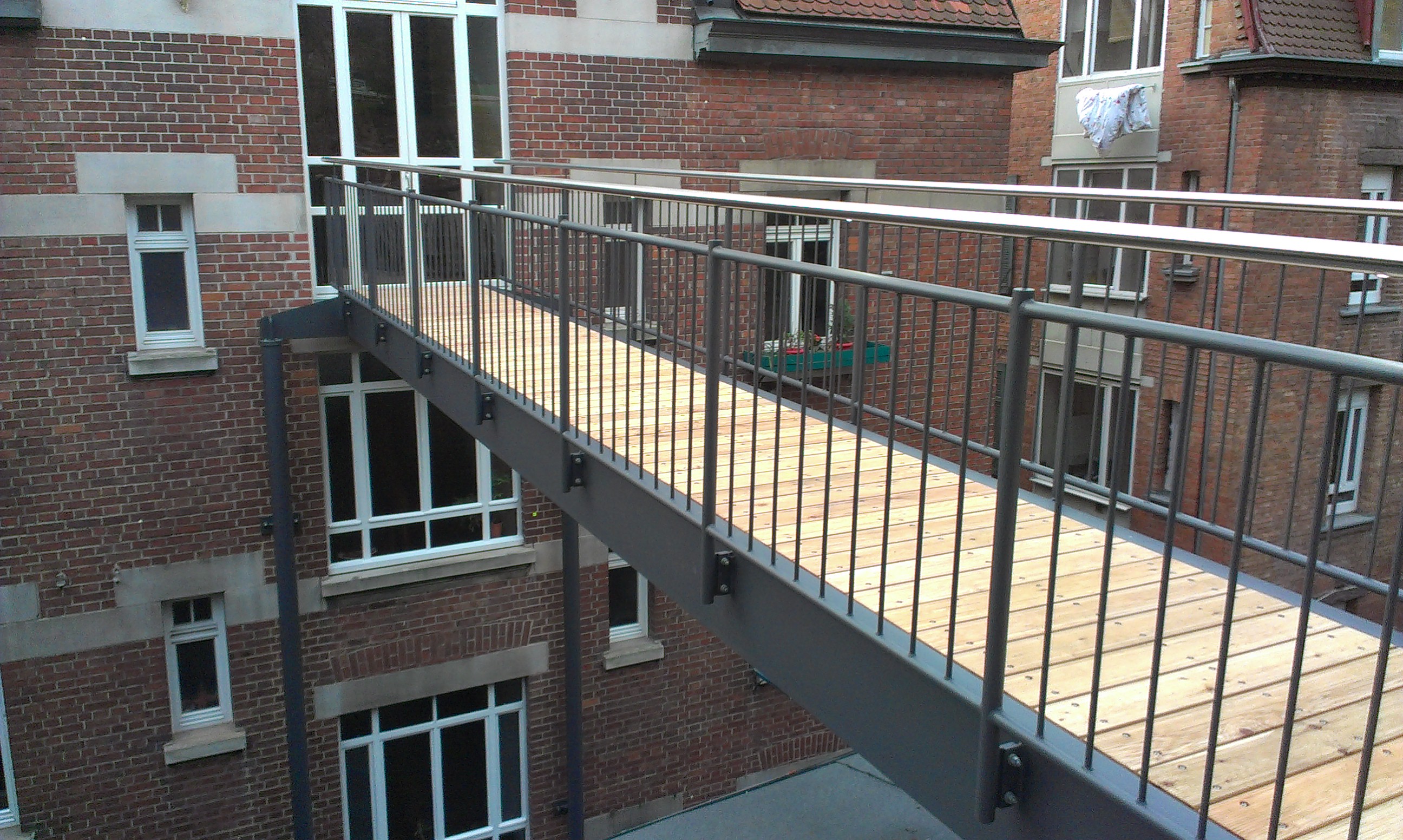 Neubau Steg mit Geländer | Stahlbau Nägele