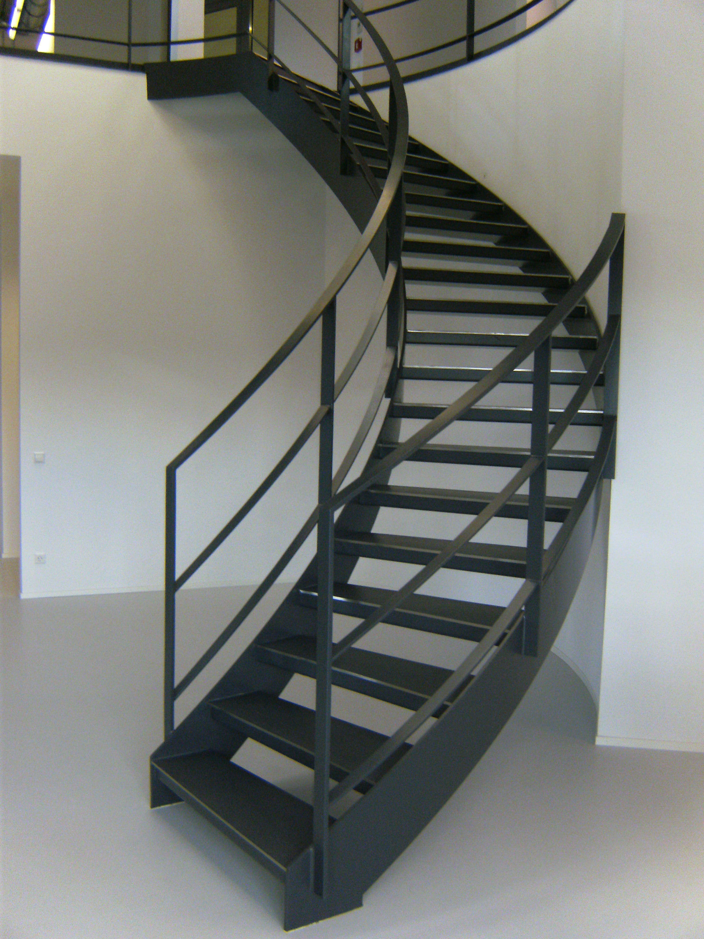 Innentreppe mit diversen Geländern | Stahlbau Nägele