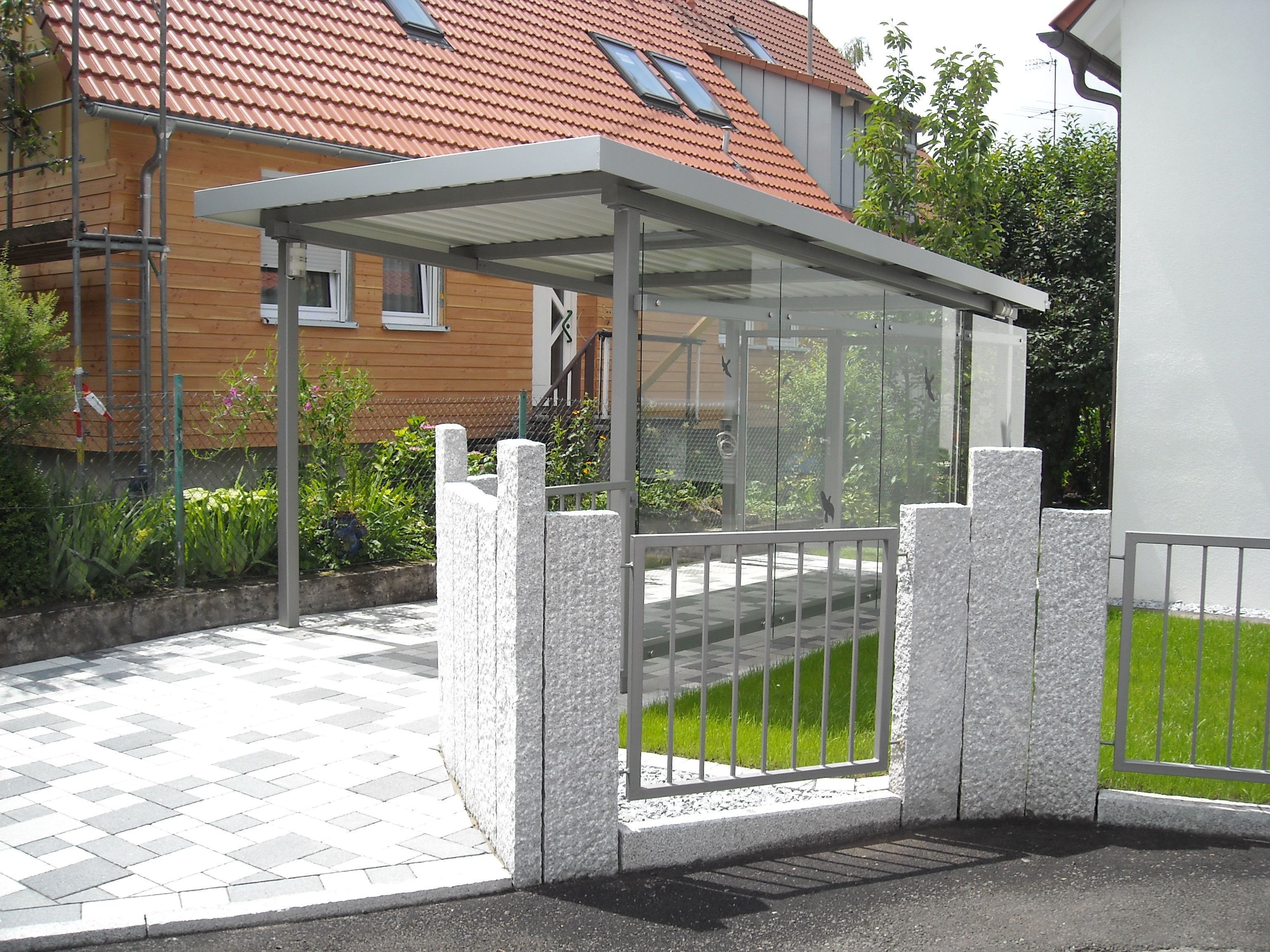 Carport Mit Wandverkleidung Aus Glas