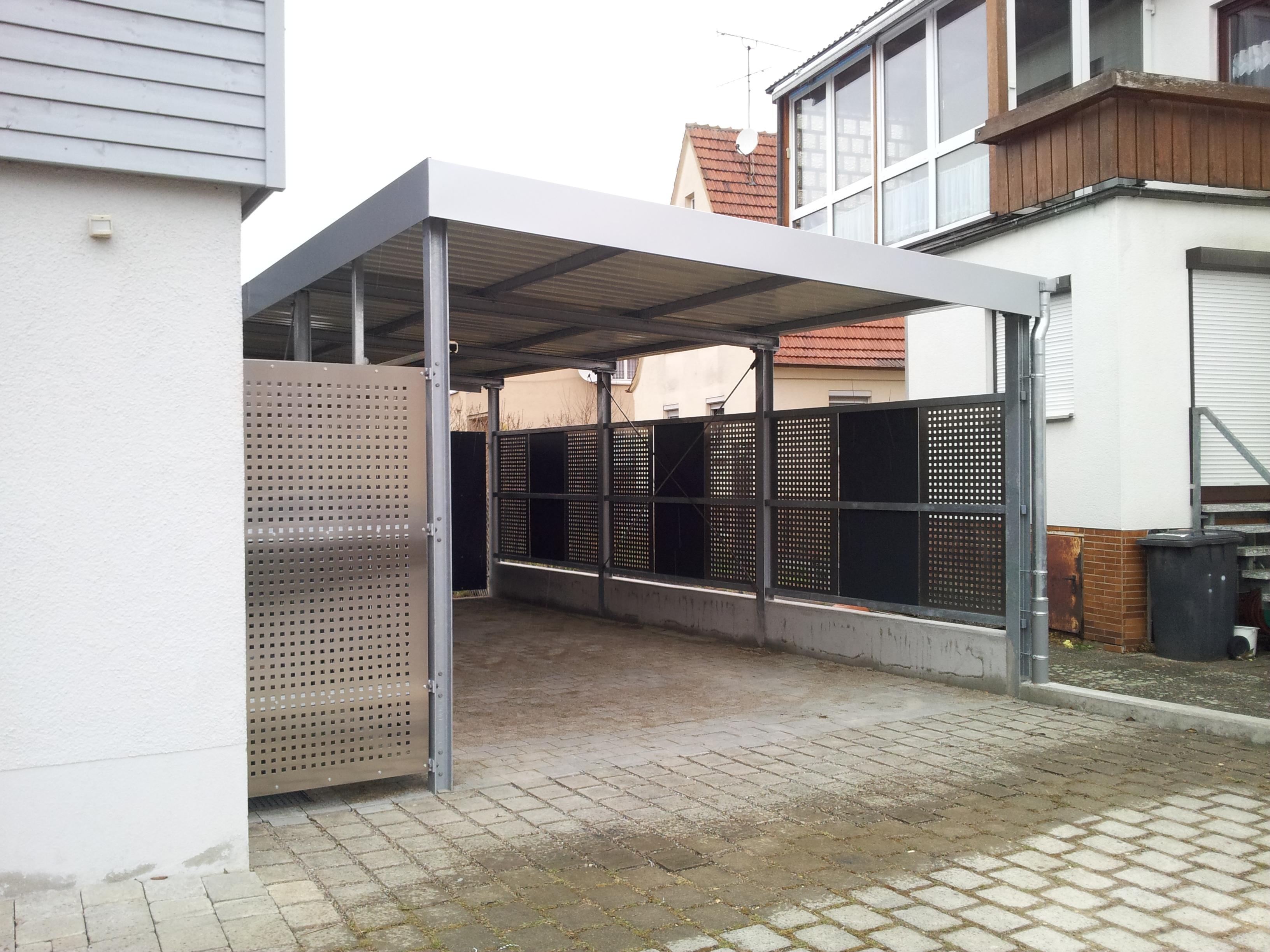 Carport mit Abstellraum Lochblechverkleidung Stahlbau