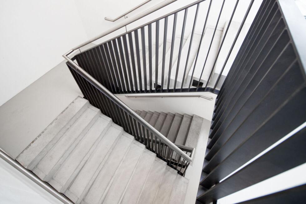 Schlosserarbeiten-Metallbauarbeiten-Geländer-Ganzglasgeländer-Stahlbau-Schlosser- und MetallbauarbeitenSchlosserarbeiten-Metallbauarbeiten-Geländer-Ganzglasgeländer-Stahlbau-Schlosser- und Metallbauarbeiten
