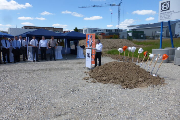 SF-Bau-Spatenstich Neubau Fertigungs- und Montagehalle-Schlüsselfertigbau