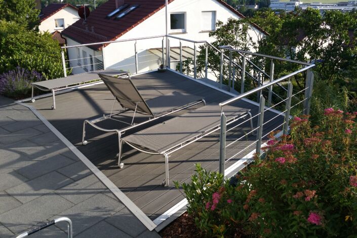 Schlosserarbeiten-Metallbauarbeiten-Balkon-terrasse-Geländer-Stahlbau-Schlosser- und Metallbauarbeiten