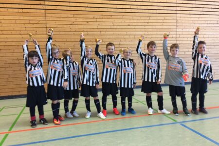 Knirpse des 1. FC Rechberghausen holen sich den Turniersieg in Schlierbach