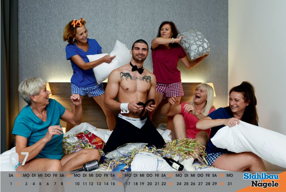 Stahlbau Nägele Kalender 2017-Girls just wanna have fun