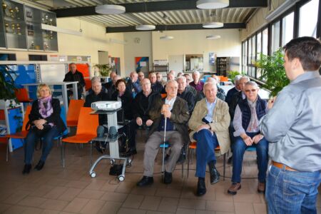 Besuch Göppinger Technikforum und VHS Eislingen bei Stahlbau Nägele-Präsentation