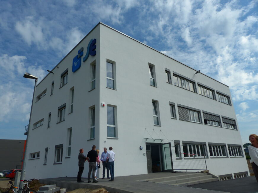 I-Bau-Abnhame und Urkundenübergabe-Neubau Verwaltungsgebäude-Donzdorf-Stahlbau-Komplettbau-Industriebau