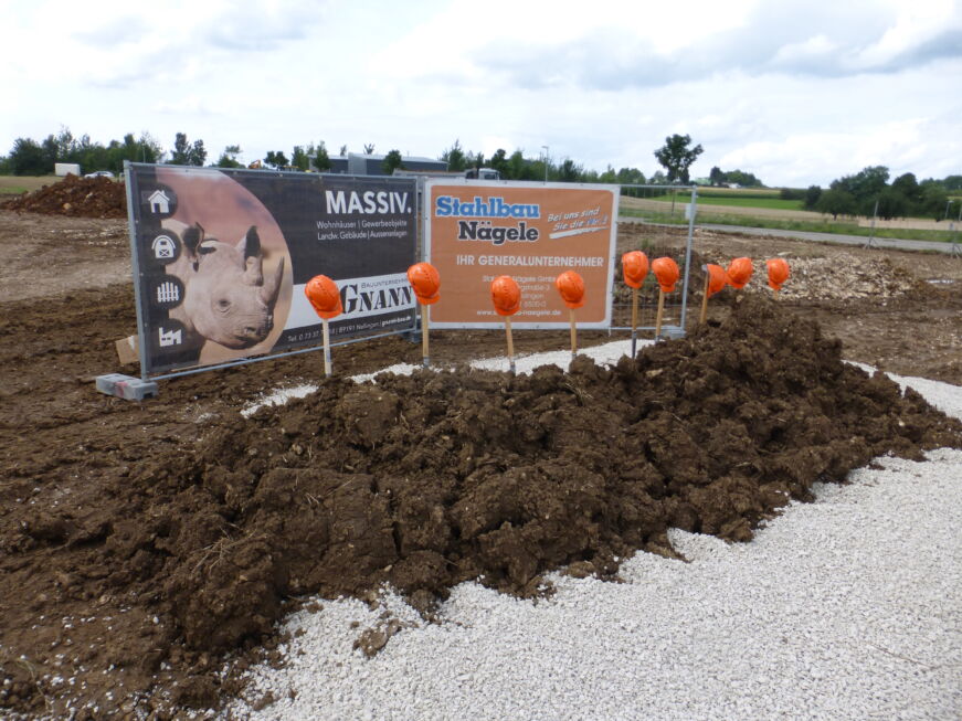 SF-Bau-Spatenstich in Türkheim-Neubau Produktionshalle mit Sozialräumen-Stahlbau-Schlüsselfertigbau