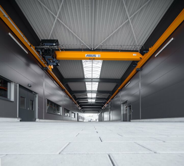SF-Bau-Industriebau-Neubau Fertigungs- und Montagehalle mit Büro- und Außenanlagen-Leutenbach-Stahlbau-Schlüsselfertigbau