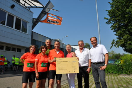 Tour de Kreisle-Zwischenstopp bei Stahlbau Nägele-Spende