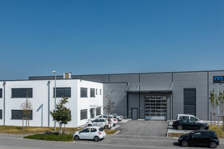 SF-Bau-Industriebau-Neubau Halle mit Büro-Kirchheim-Stahlbau-Schlüsselfertigbau