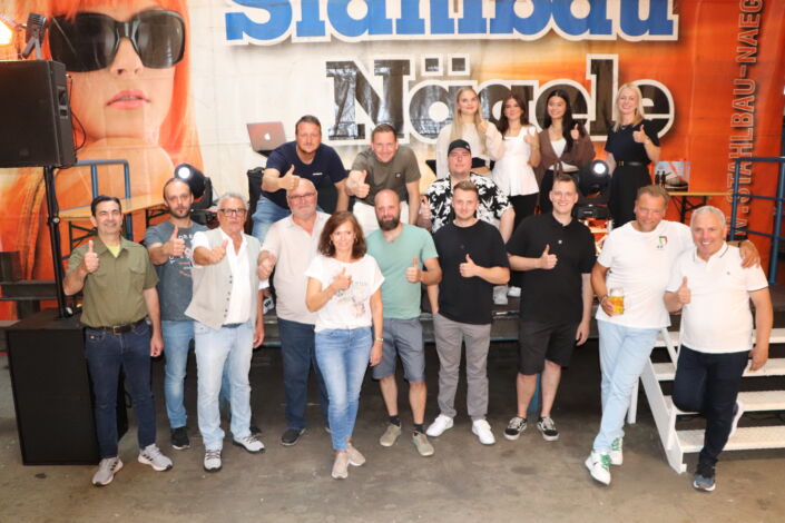 Mitarbeitergruppe von Stahlbau Nägele beim Sommerfest 2025