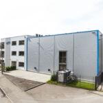 Produktionshalle mit angeschlossenem Bürogebäude in moderner Stahlbauweise