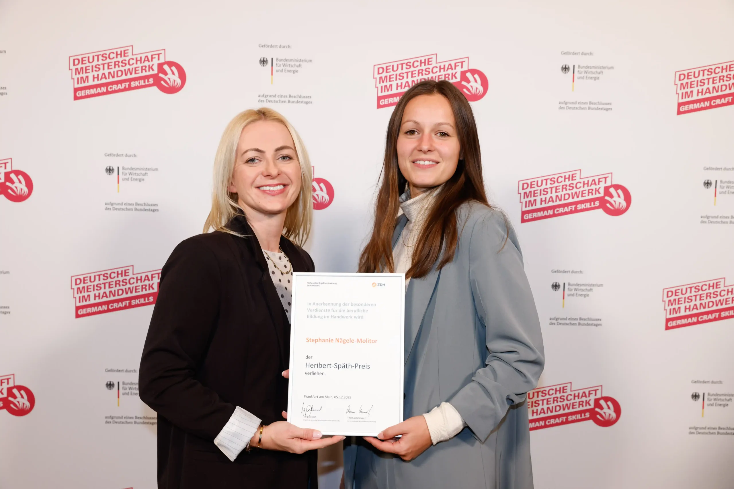 Preisträgerin des Heribert Späth Preises 2025 mit Urkunde bei der Deutschen Meisterschaft im Handwerk.