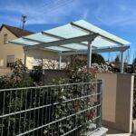 Stahl Überdachung mit Glasdach im Außenbereich mit feuerverzinkter Stahlkonstruktion