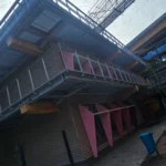 Fluchtbalkon und Außentreppe aus Stahl am Life Campus Hamburg mit Geländerkonstruktionen und Gitterrostbelägen